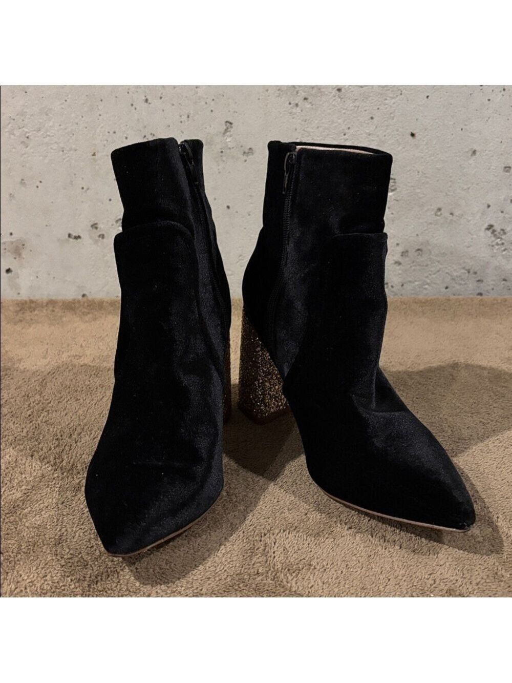 Betsey Johnson Kacey Black Velvet Pointed Toe Ankle Booties - Size 9 - Picture 2 of 11